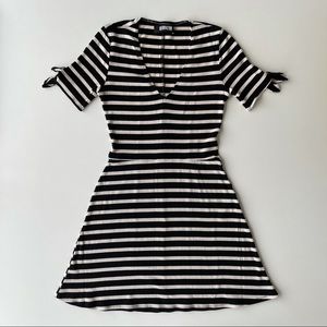 Reformation Striped Tie-Sleeve Dress M Eco Rib